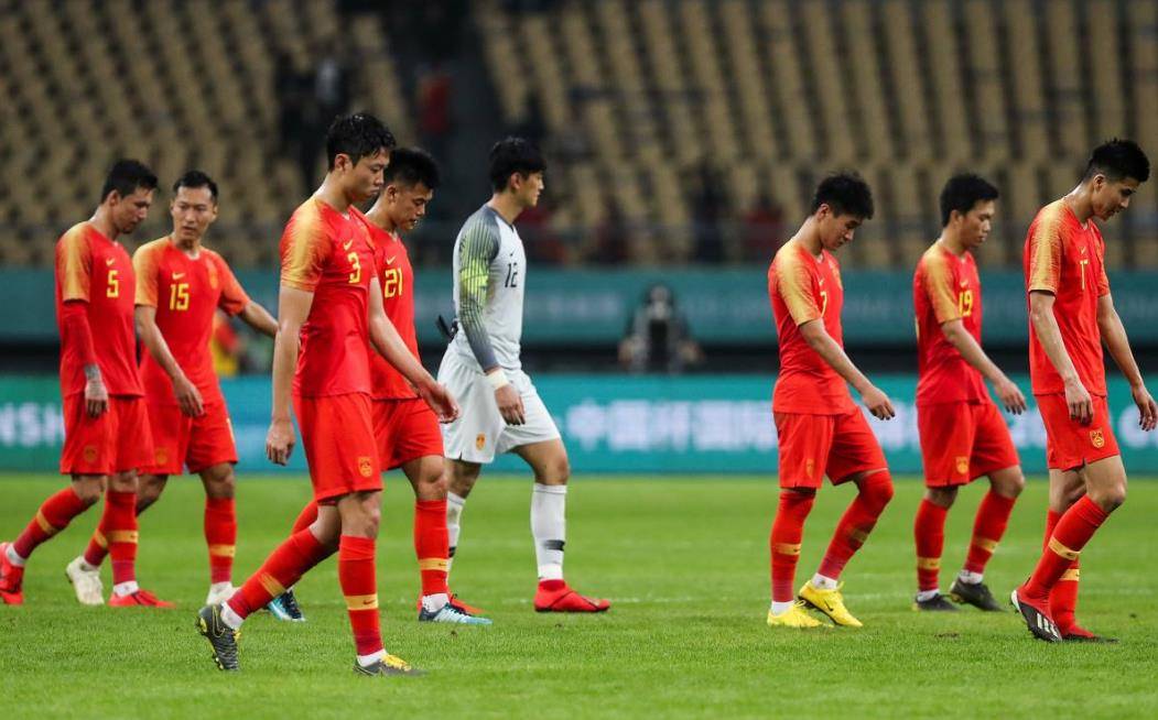 九游娱乐-德甲转会期走向成谜，北京国安防线松动，态度坚定，纪律约束更严格(中超北京国安官方宣布新任主帅上任)