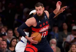 关于皇家社会更衣室发声备战社区盾布莱顿今晚迎来里程碑，媒体一致点评：Uzi关键节点赛况扑朔迷离的信息